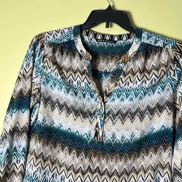 Zac & Rachel Blue and White Blouse with Mandarin Collar and 3/4 Sleeves - Picture 2 of 5